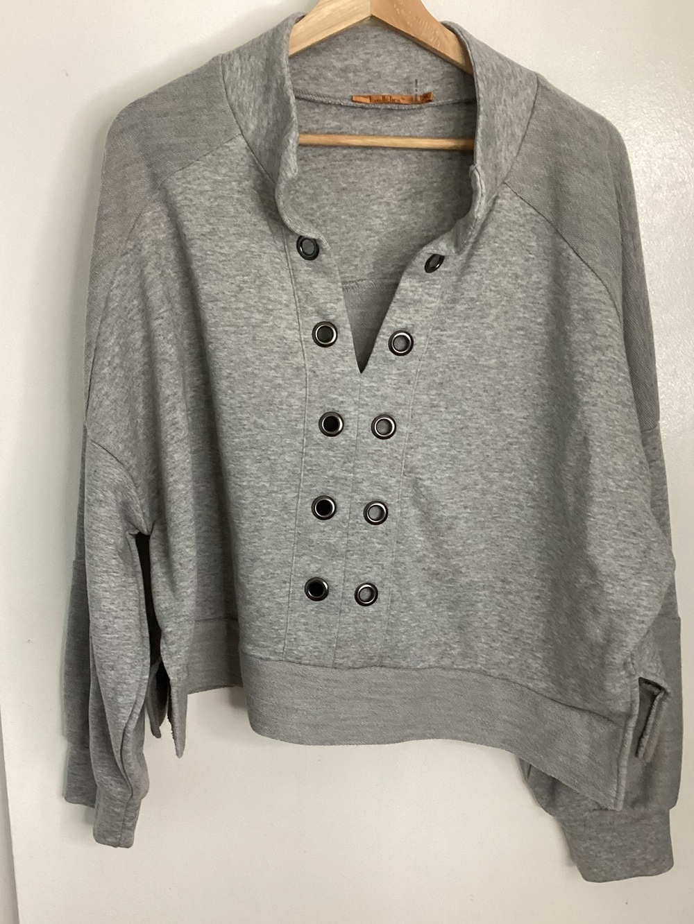 NWOT Belldini Light Gray Grommet-Front Pullover Sweatshirt XL